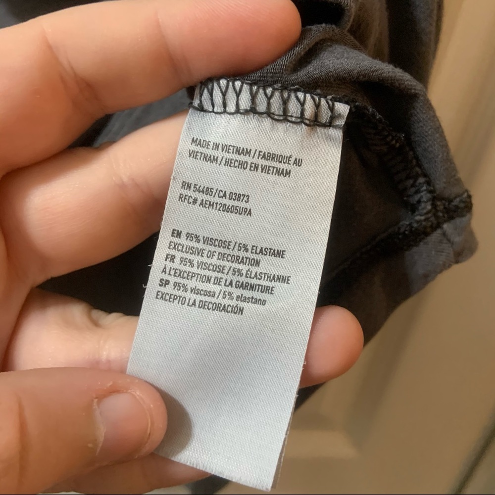AEO Grey Soft & Sexy Strappy V Neck Tee Small - Picture 7 of 8